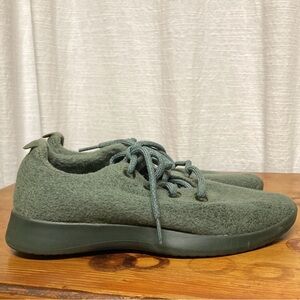 Sustainable Women’s size 9 Wool Runner, light hunter green
